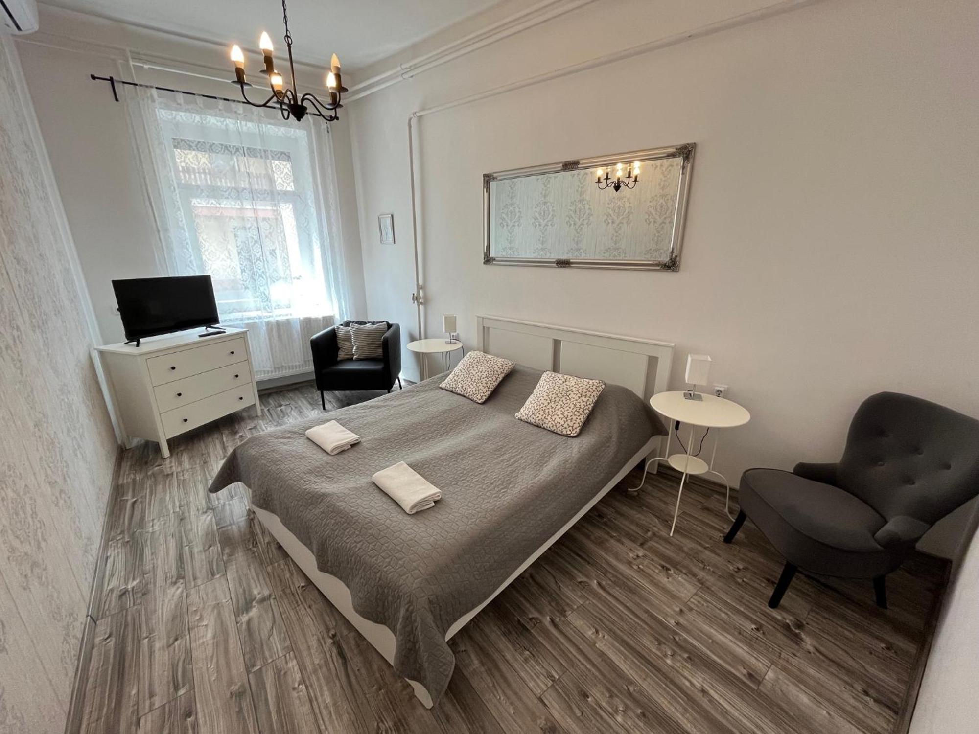 Pacsirta Apartmanhaz Eger Eksteriør bilde
