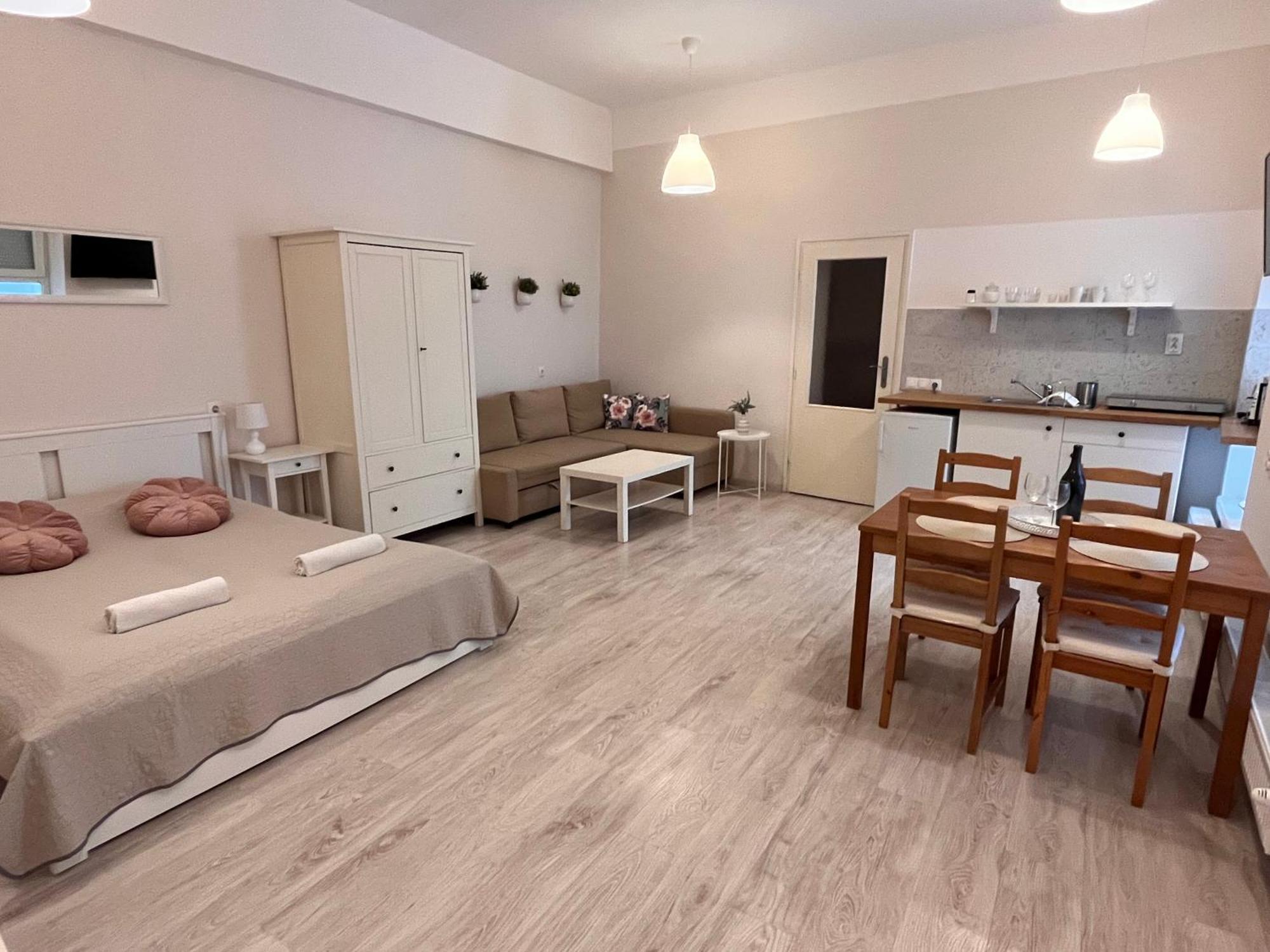 Pacsirta Apartmanhaz Eger Eksteriør bilde